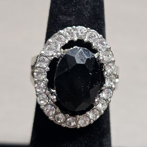 3/$10 Paparazzi Bling Bitz Stretch Ring In Black